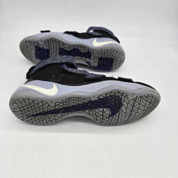 Nike LeBron Soldier 11 XI Black Blue Grey Basketball Shoes 918369-005 Youth 7Y - Picture 6 of 7